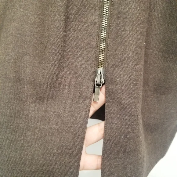 Banana Republic Back Zip Wool Blend Pencil Skirt. - Picture 7 of 9